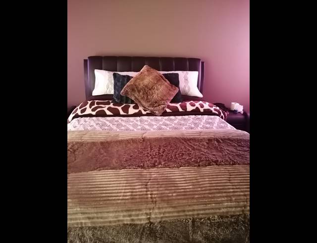 2 bed property to rent in REWLATCH